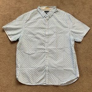 Mens White/Blue Patterned Short Sleeve Button Down